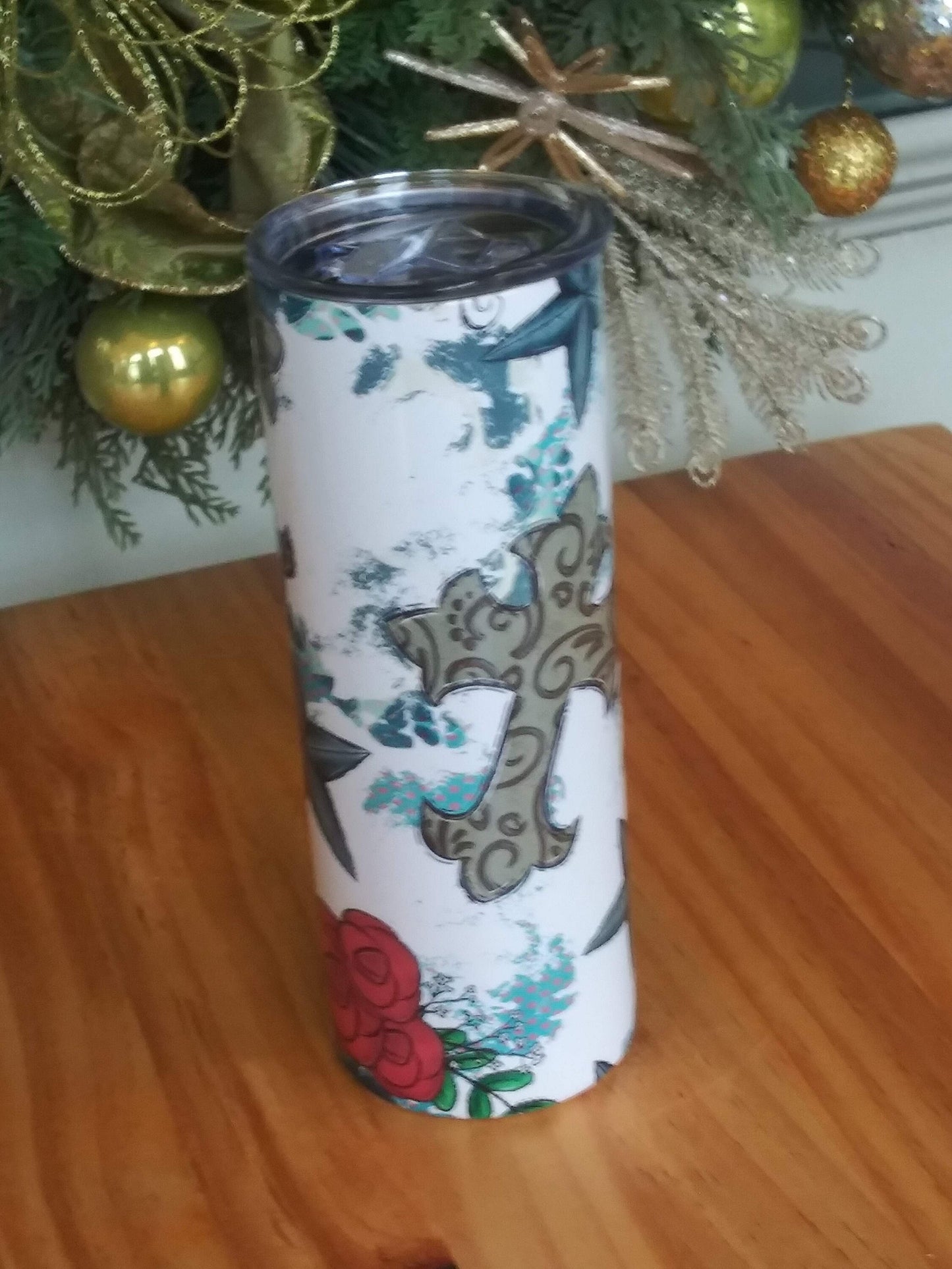 Cross w/roses 20 oz tumbler, travel tumbler for hot or cold drinks